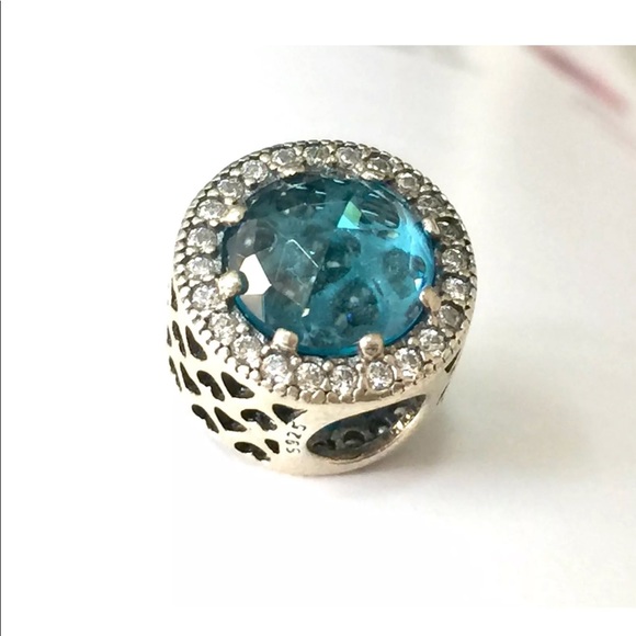 Pandora Radiant Hearts Glacier Blue - Picture 3 of 8